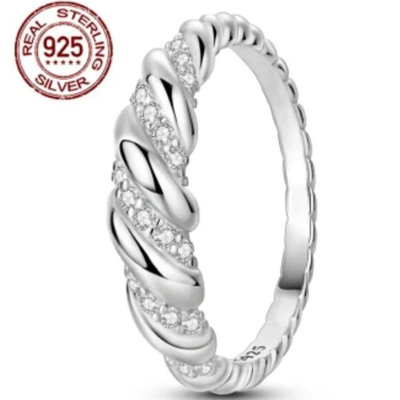Elegant 925 sterling silver Twisted cubic zirconia ring sz 7 - Picture 1 of 9